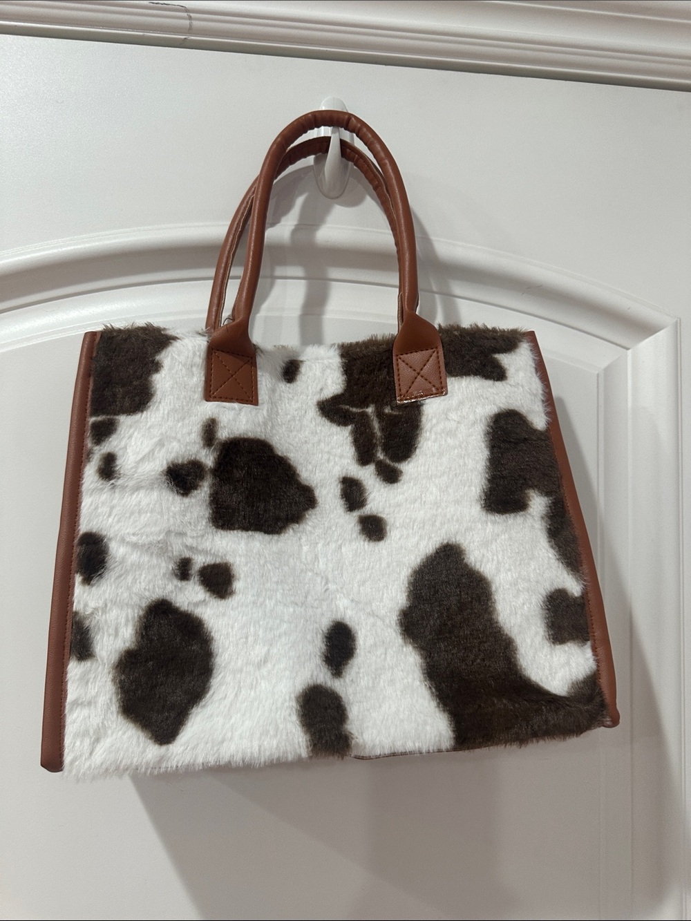 SHEIN Brown & White Cowhide Faux-Fur Tote - Picture 5 of 9